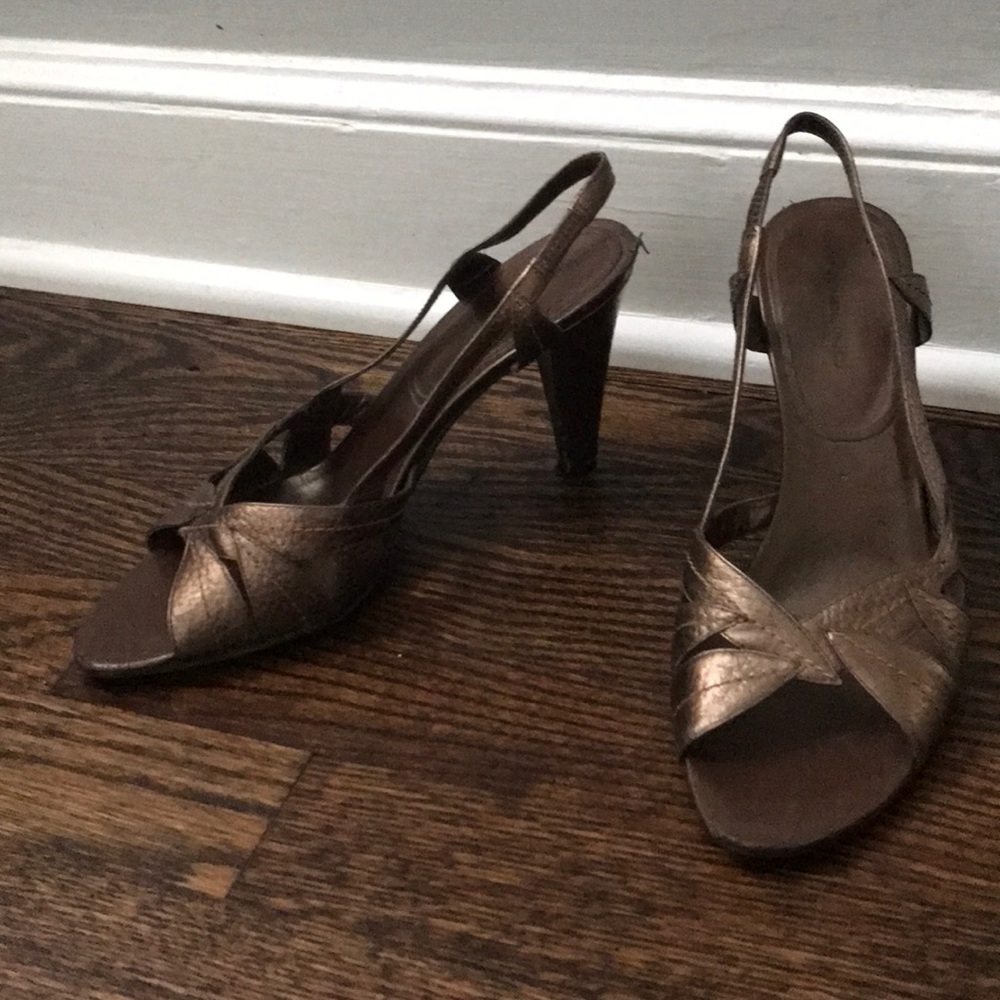 Bronze bandolino sandals